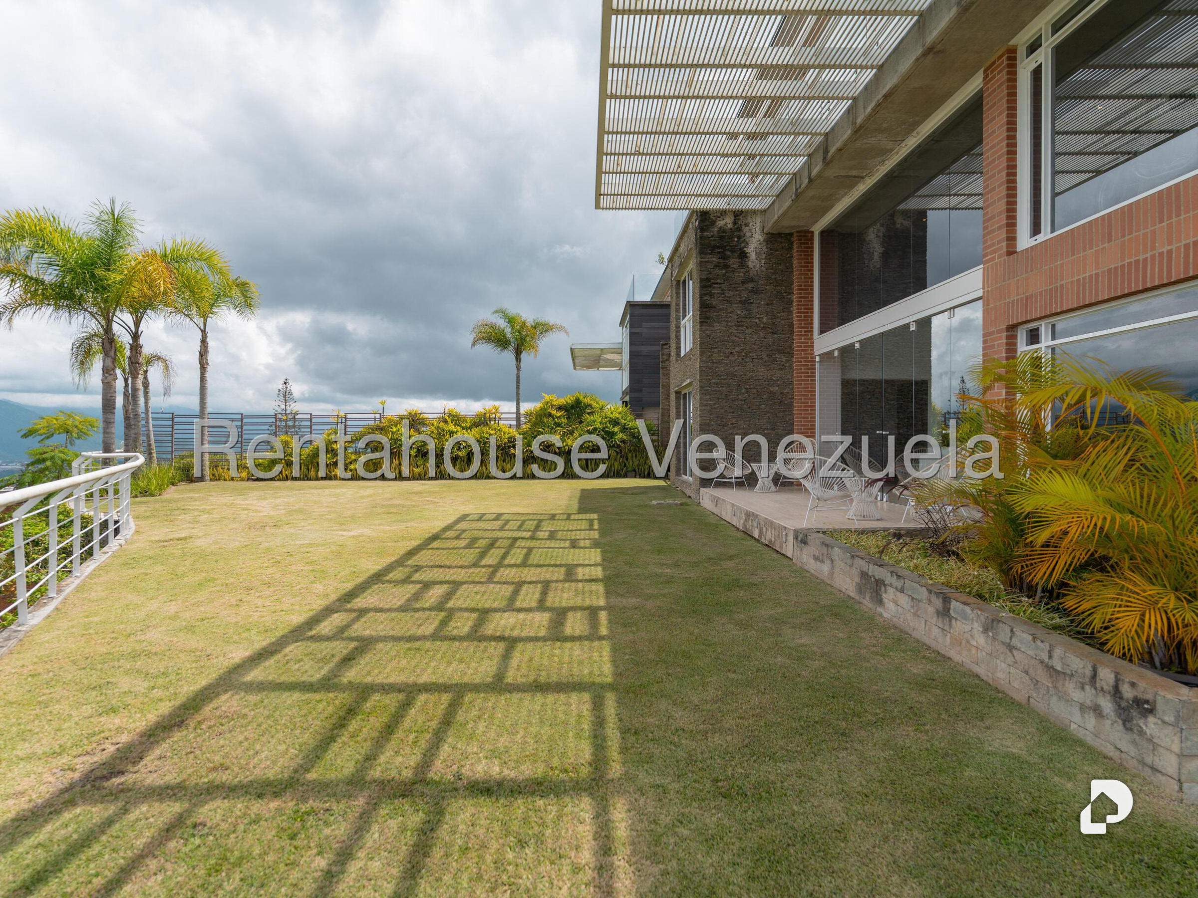 Casa en Alto Hatillo, Caracas – 24