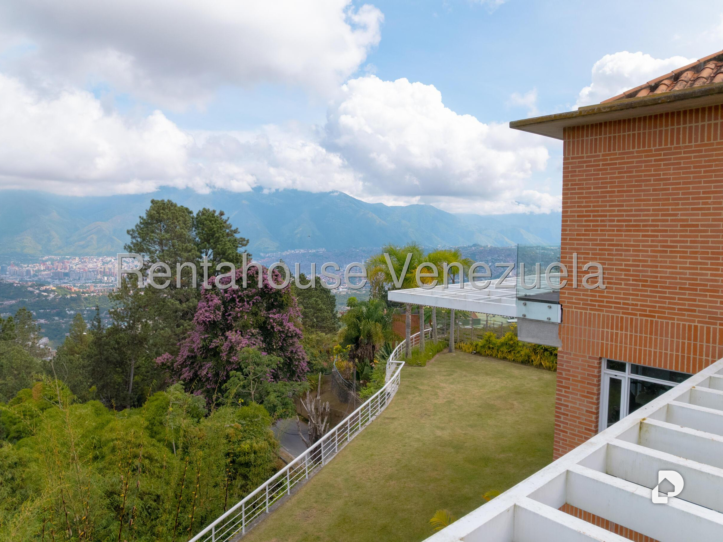 Casa en Alto Hatillo, Caracas – 33