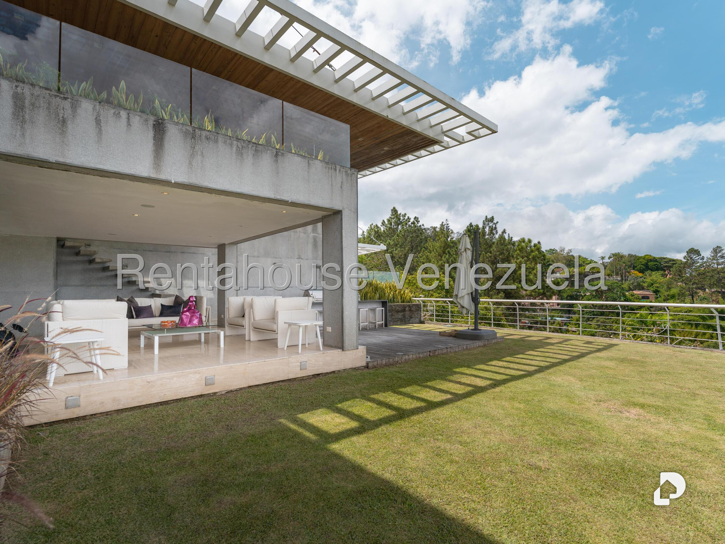 Casa en Alto Hatillo, Caracas – 60