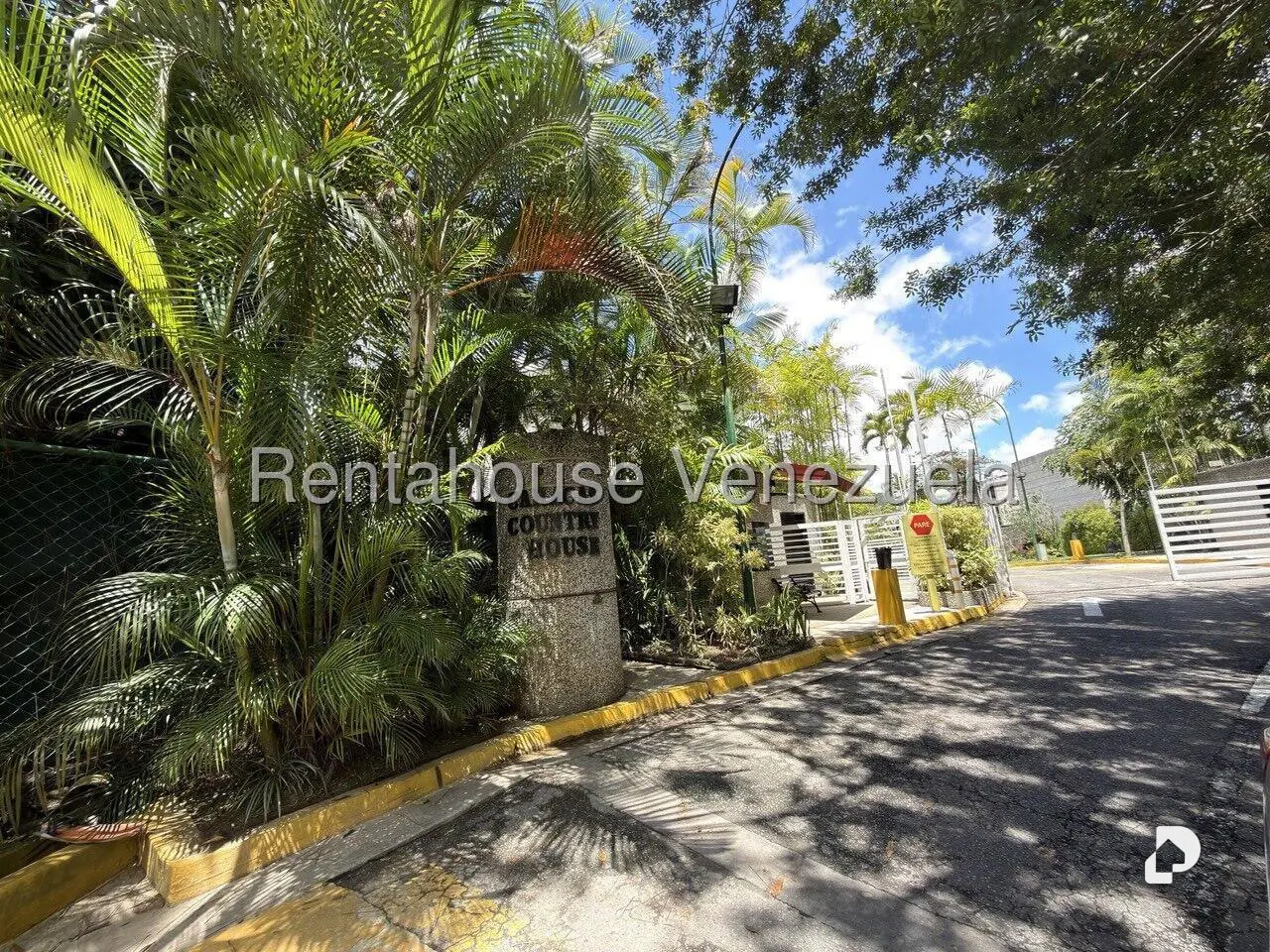 Townhouse en La Boyera, Caracas – 1