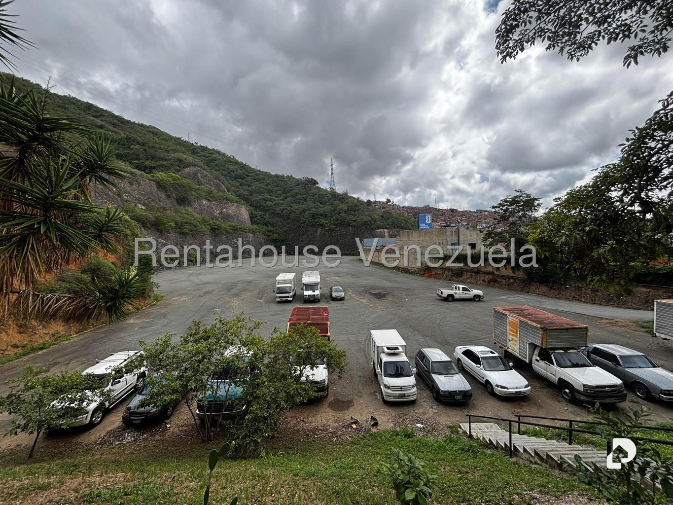 Galpón en El Valle, Caracas – 28
