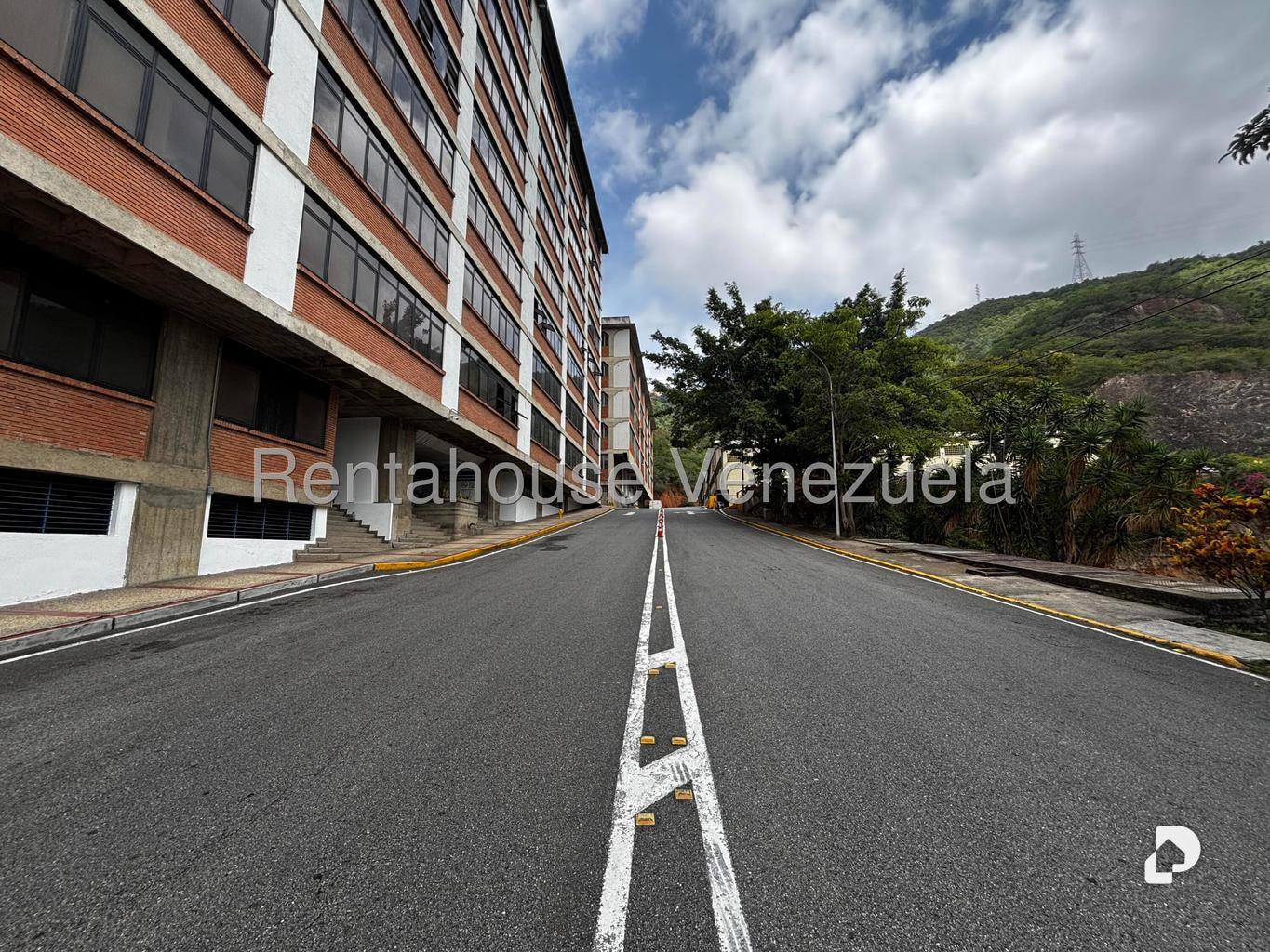 Galpón en El Valle, Caracas – 24