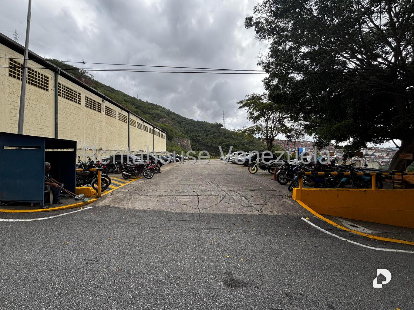 Galpón en El Valle, Caracas – 30