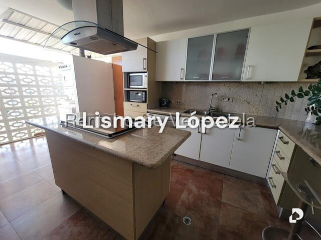 Apartamento en Los Palos Grandes, Caracas – 12