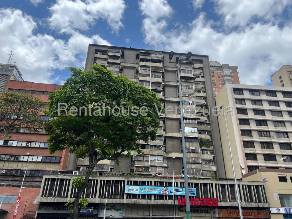 Apartment in Parroquia La Candelaria, Caracas - 1
