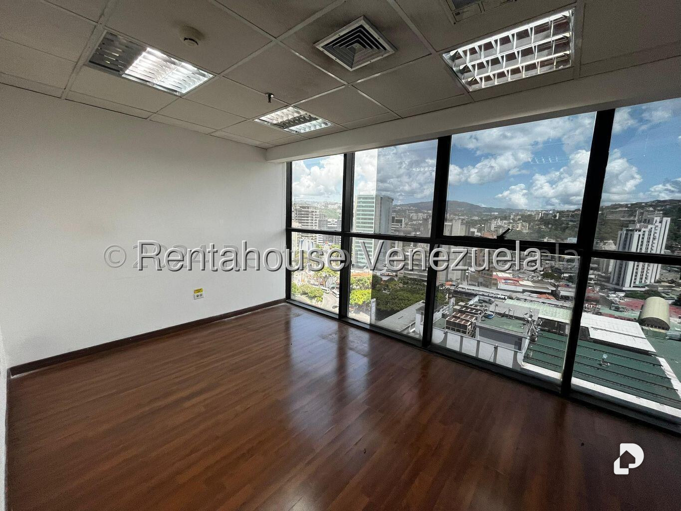 Local comercial en El Bosque, Caracas – 22