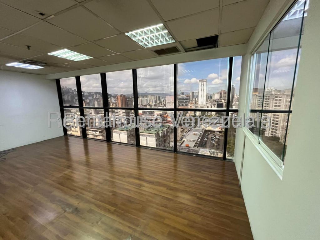 Local comercial en El Bosque, Caracas - 1