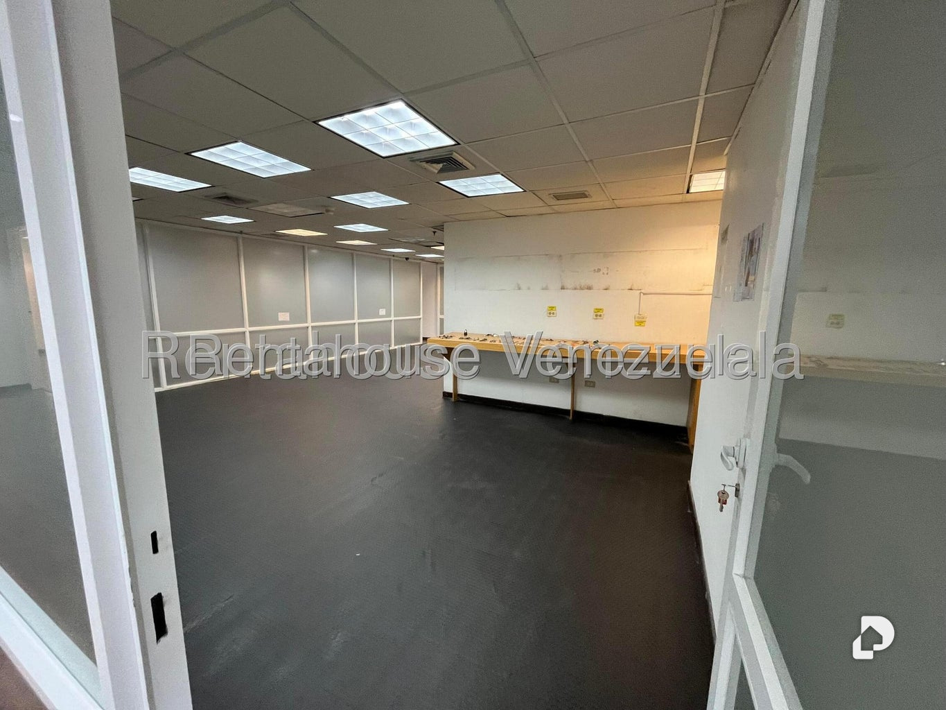 Local comercial en El Bosque, Caracas – 11