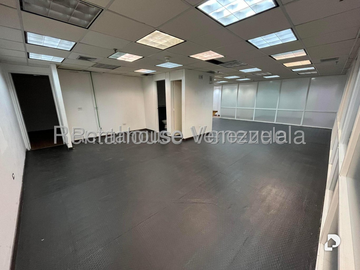 Local comercial en El Bosque, Caracas – 13