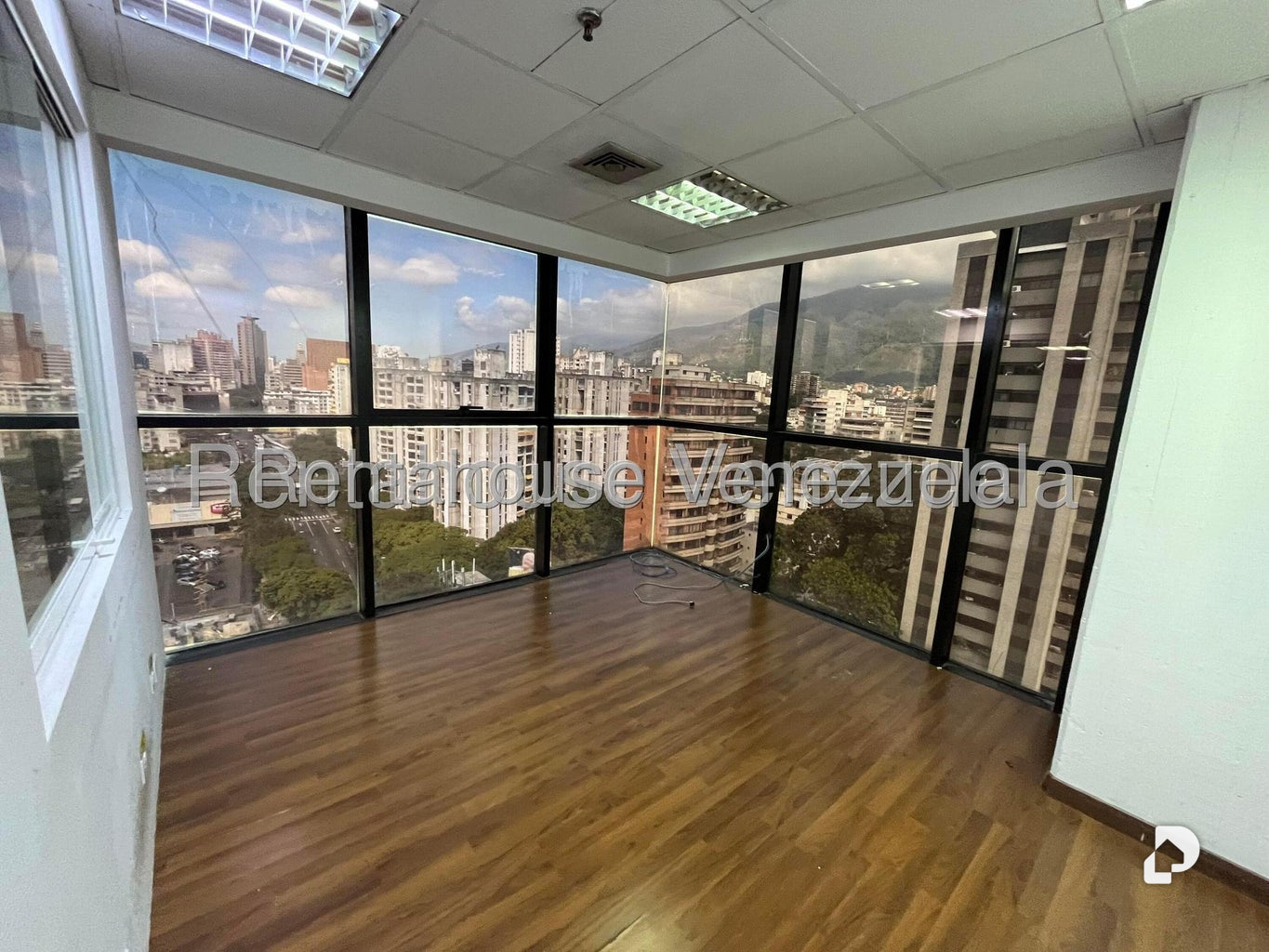 Local comercial en El Bosque, Caracas – 15