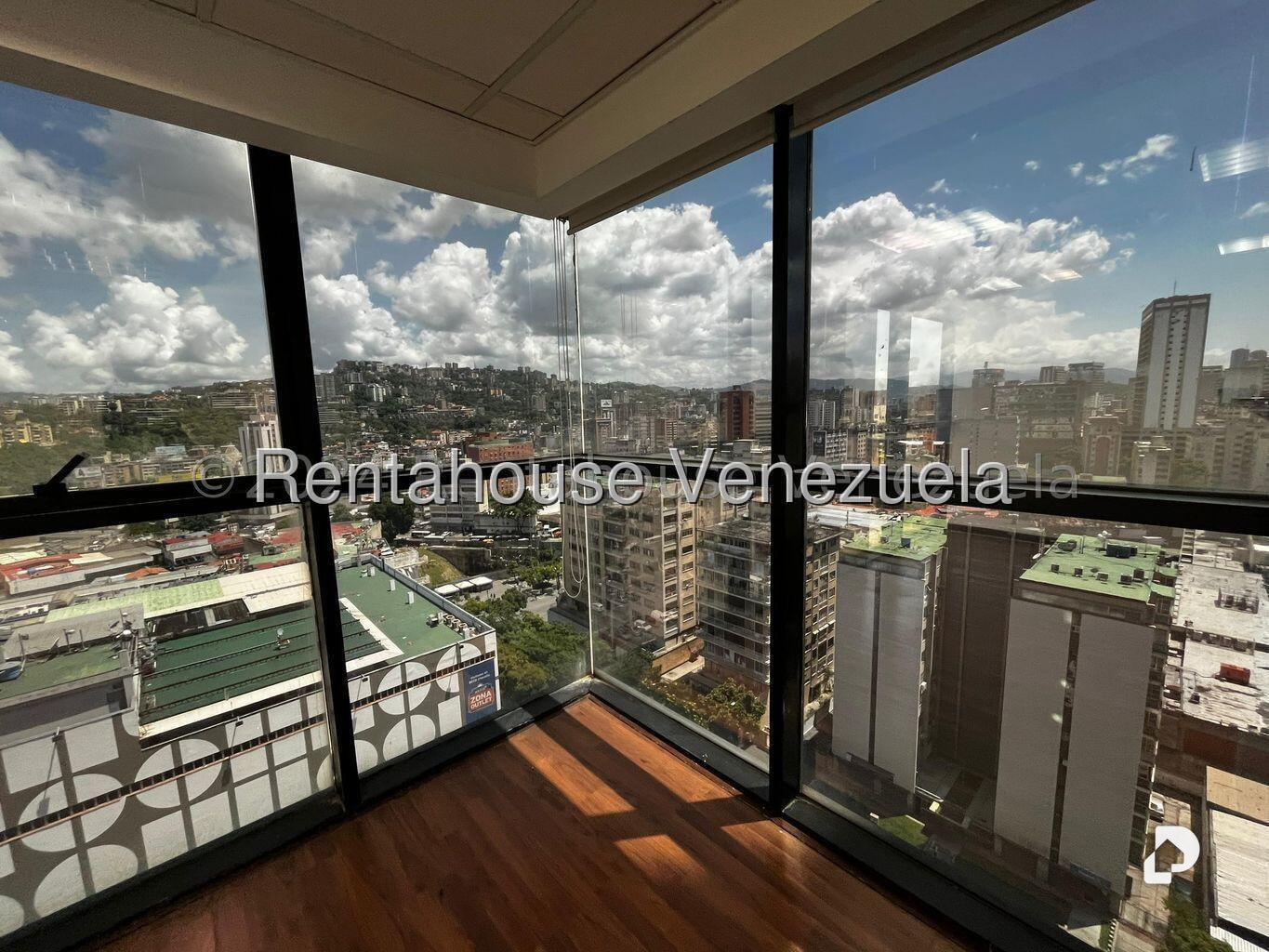 Local comercial en El Bosque, Caracas – 21