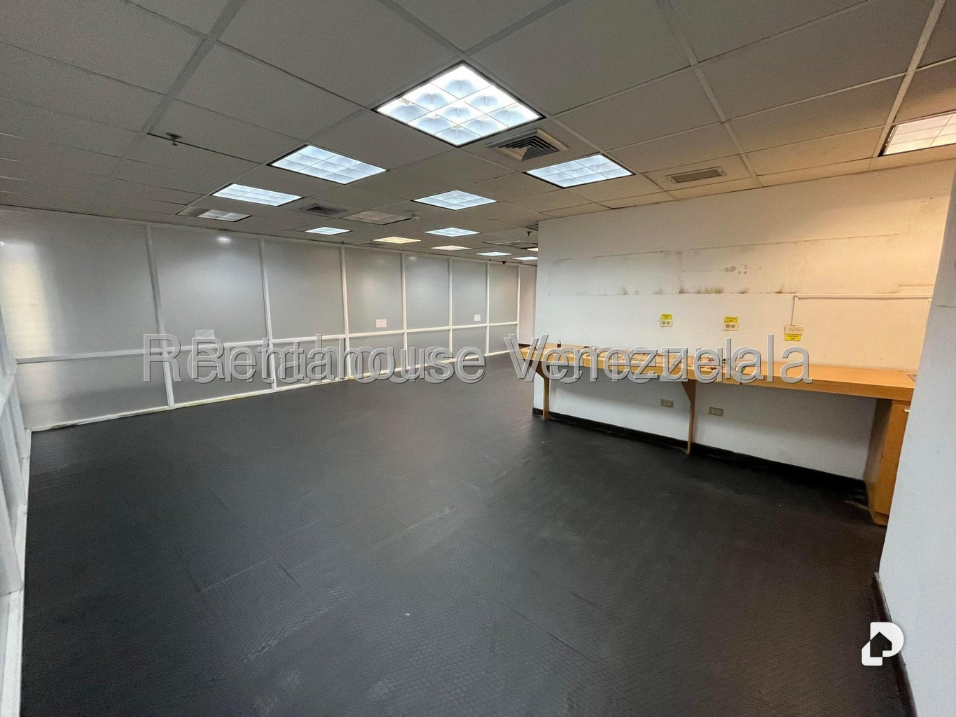 Local comercial en El Bosque, Caracas – 12