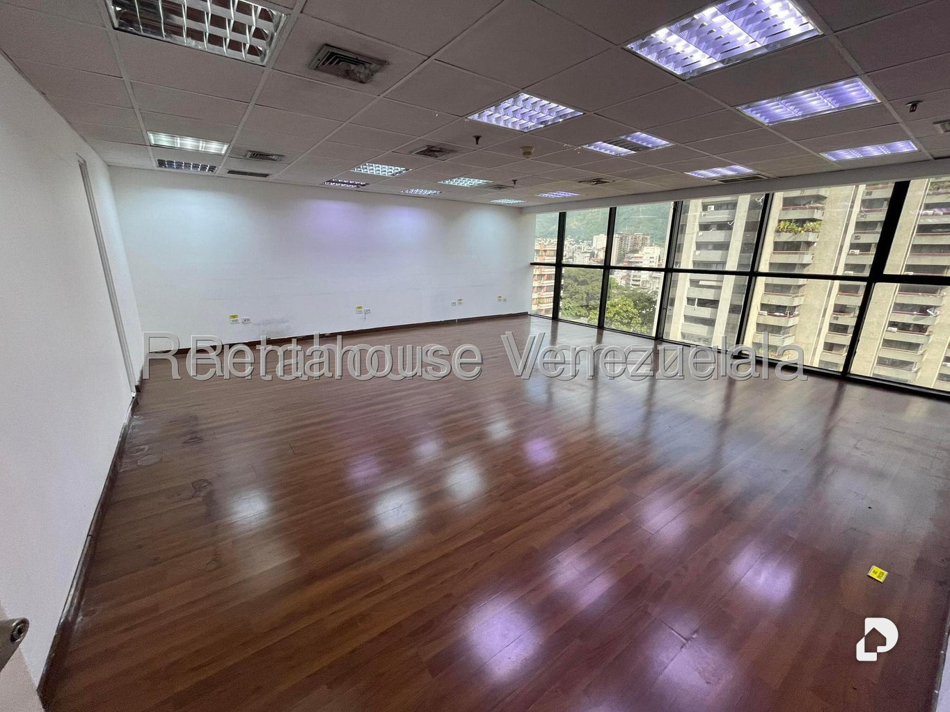Local comercial en El Bosque, Caracas – 20