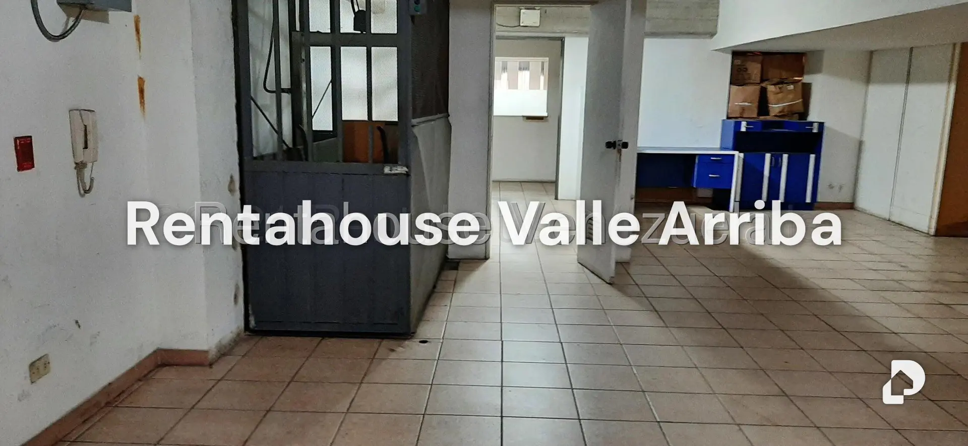 Local comercial en Parroquia La Candelaria, Caracas – 12
