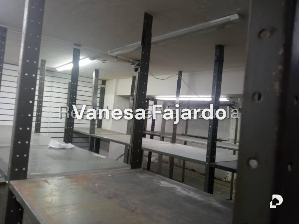 Local comercial en Parroquia Santa Rosalía, Caracas – 19