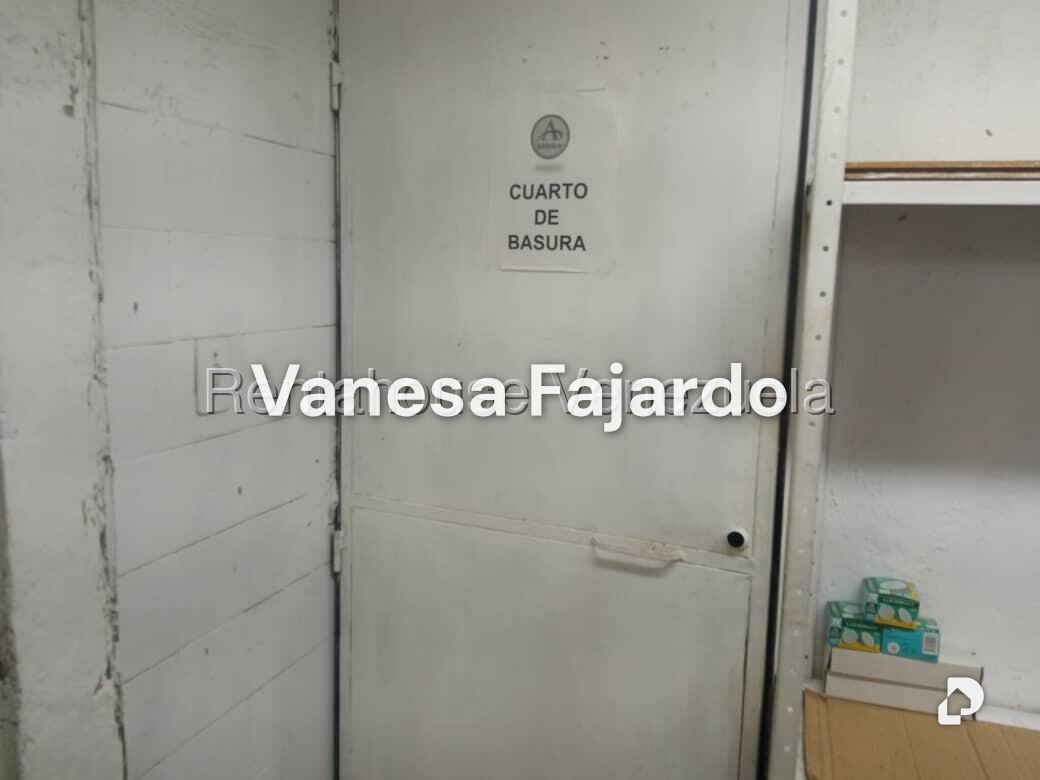 Local comercial en Parroquia Santa Rosalía, Caracas – 9