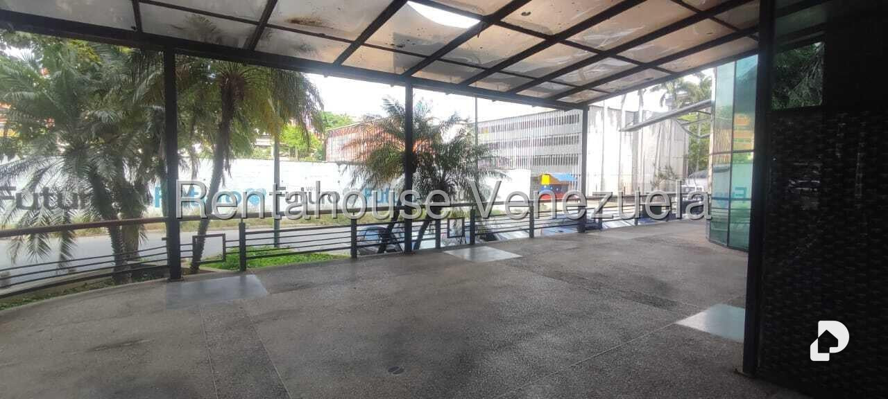 Local comercial en La Urbina, Caracas – 9