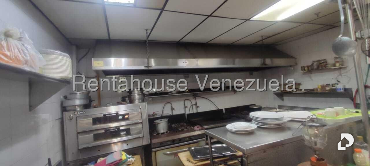 Local comercial en La Urbina, Caracas – 15