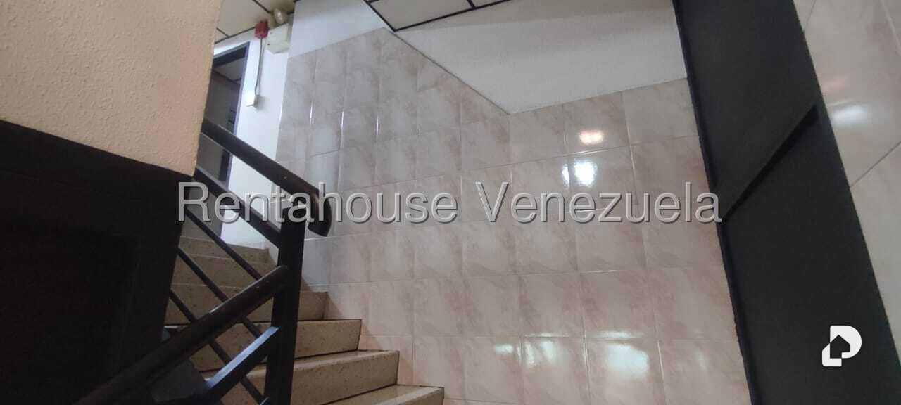 Local comercial en La Urbina, Caracas – 19