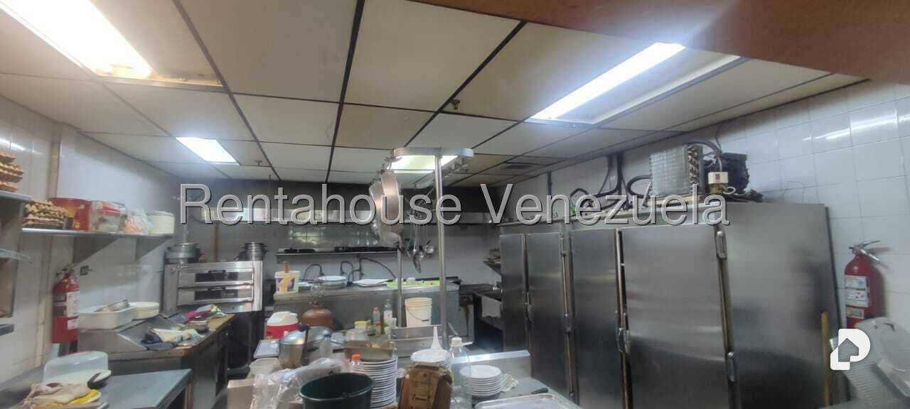 Local comercial en La Urbina, Caracas – 16