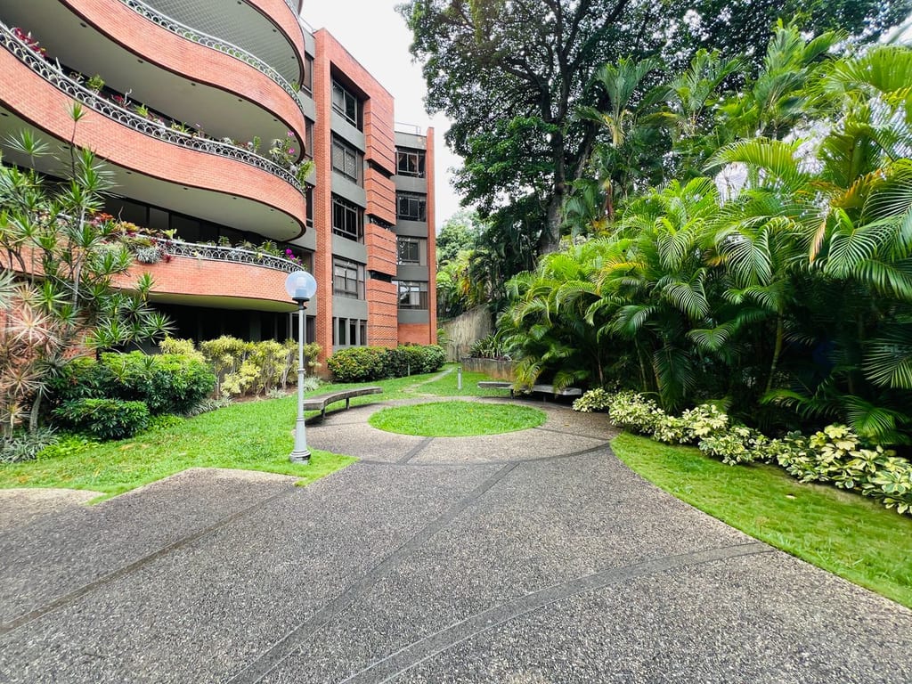 Apartamento en Altamira, Caracas - 1