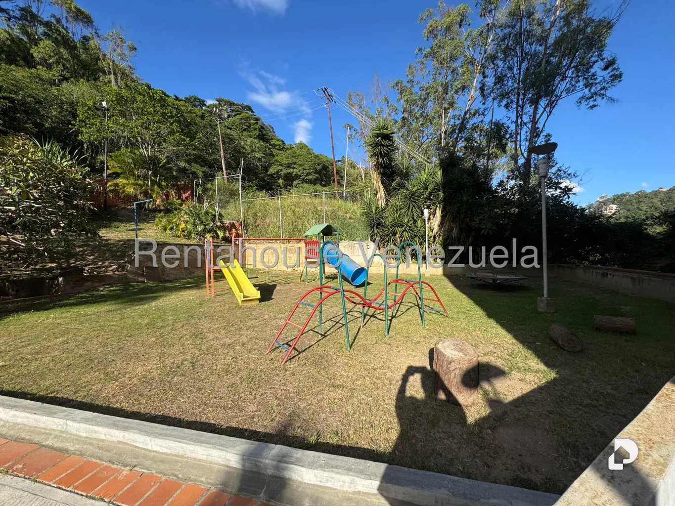 Apartamento en Las Esmeraldas, Caracas – 32