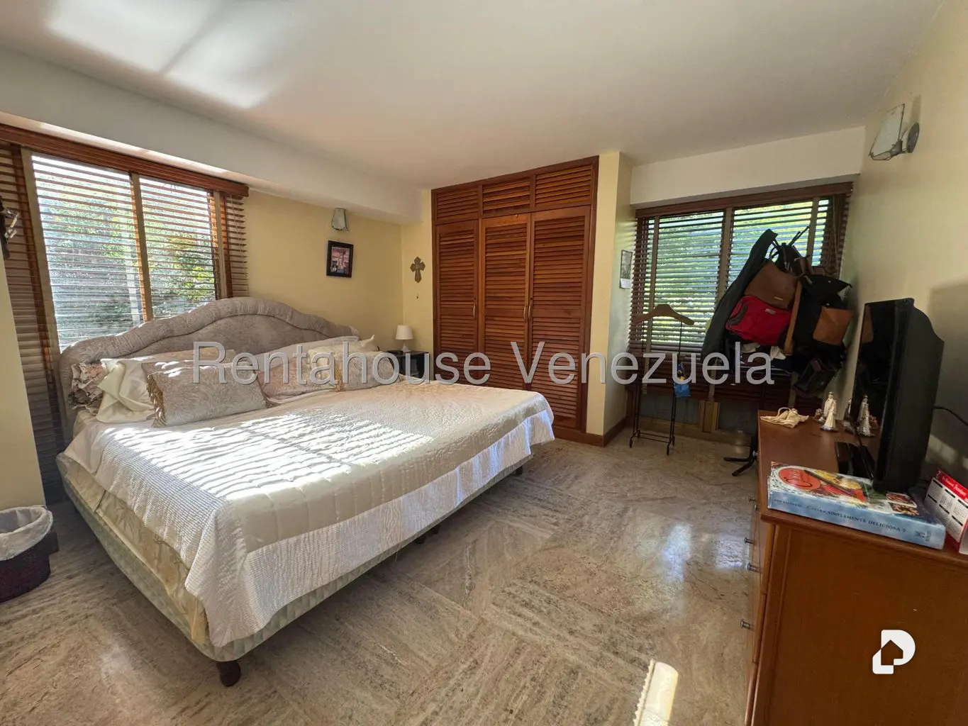 Apartamento en Las Esmeraldas, Caracas – 23