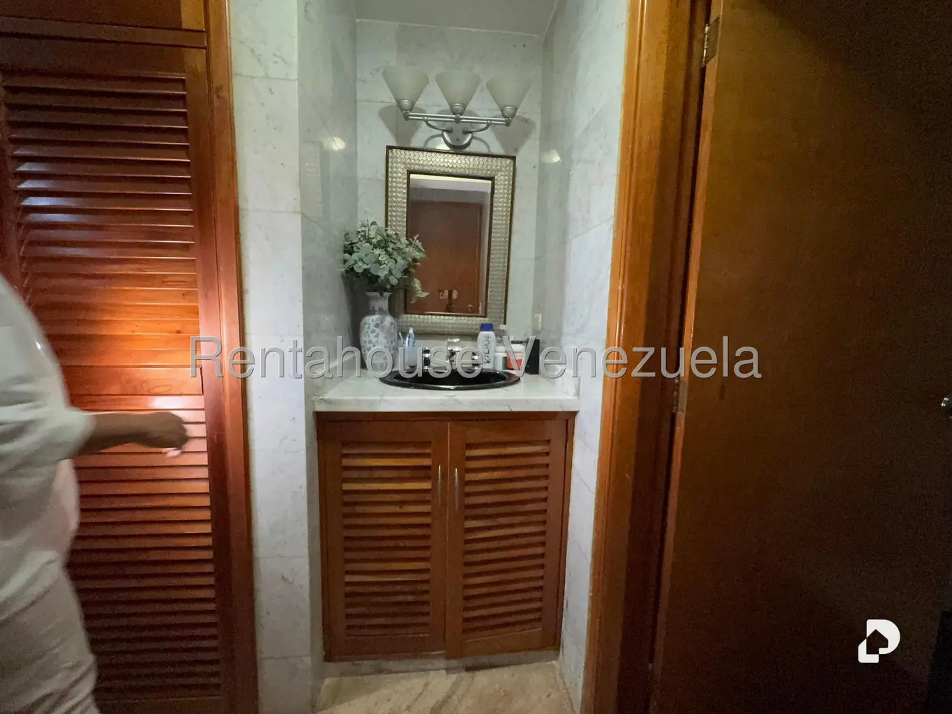 Apartamento en Las Esmeraldas, Caracas – 19