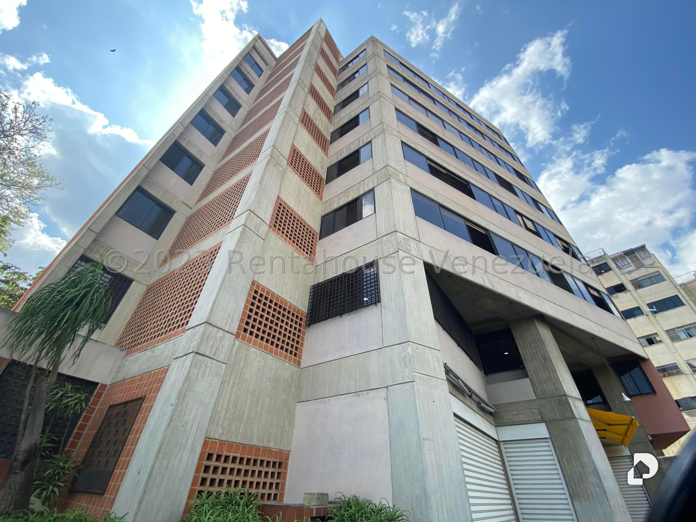 Edificio en Los Dos Caminos, Caracas