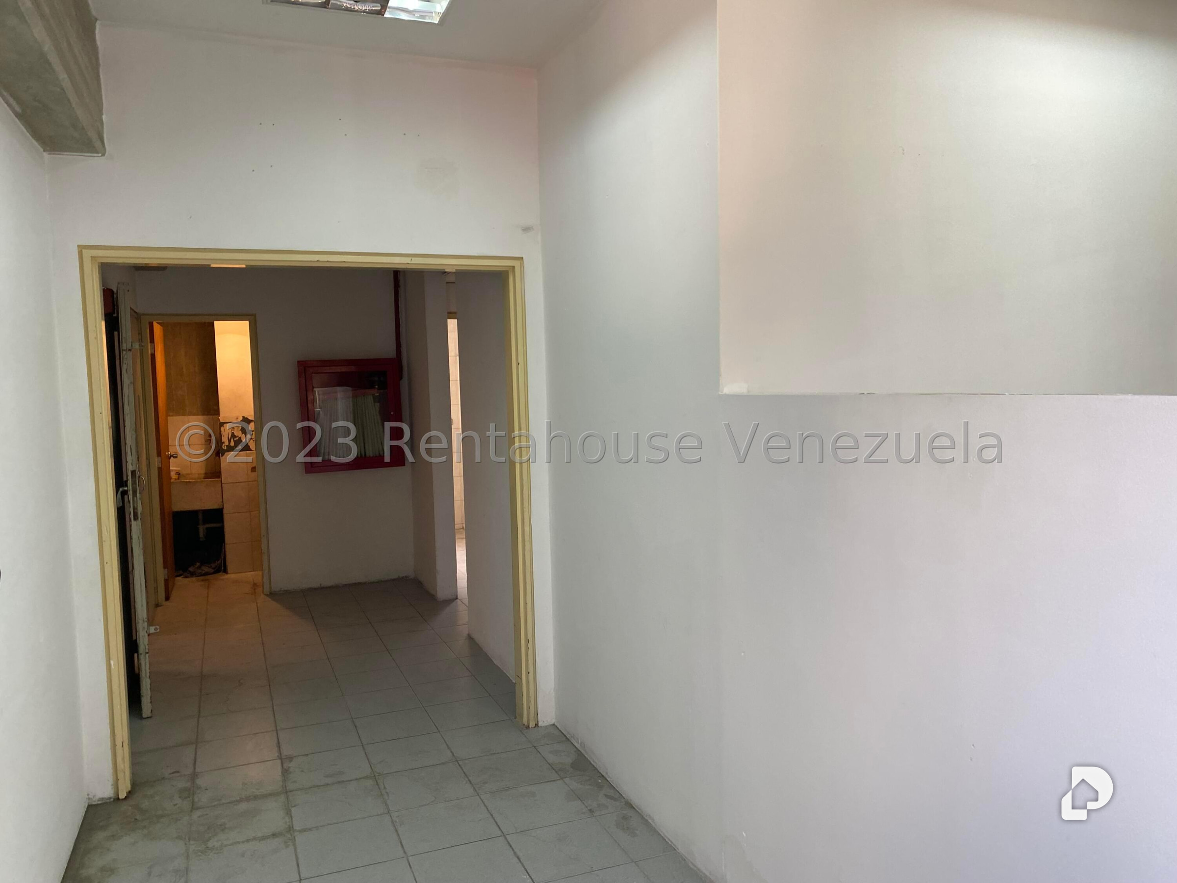 Edificio en Los Dos Caminos, Caracas