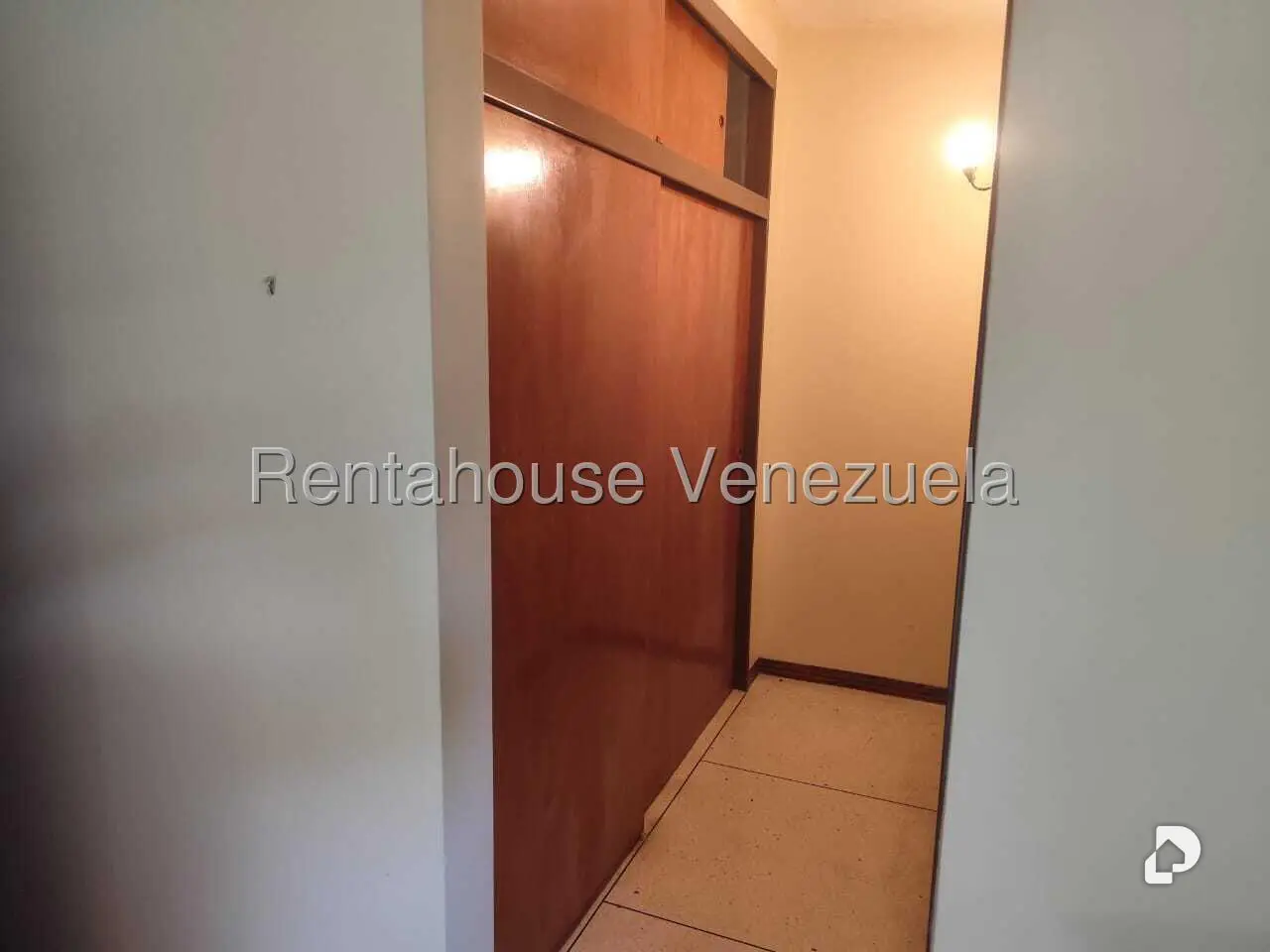 Casa en Sorocaima, Caracas – 14
