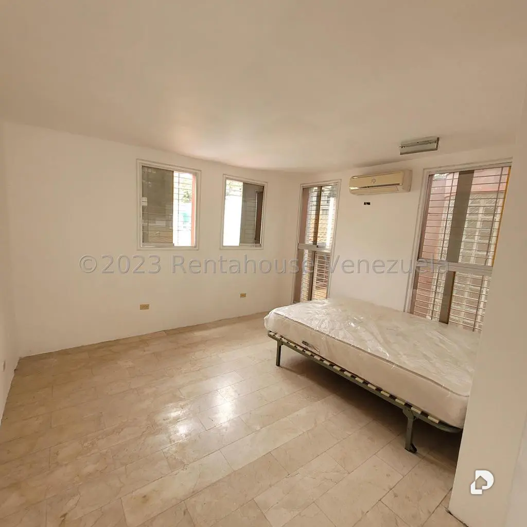 Casa en Cumbres de Curumo, Caracas – 39