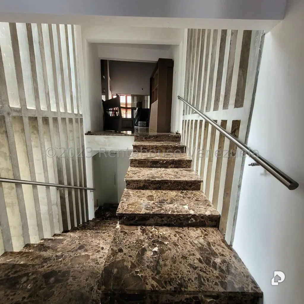 Casa en Cumbres de Curumo, Caracas – 25