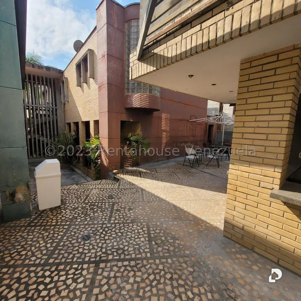 Casa en Cumbres de Curumo, Caracas – 37