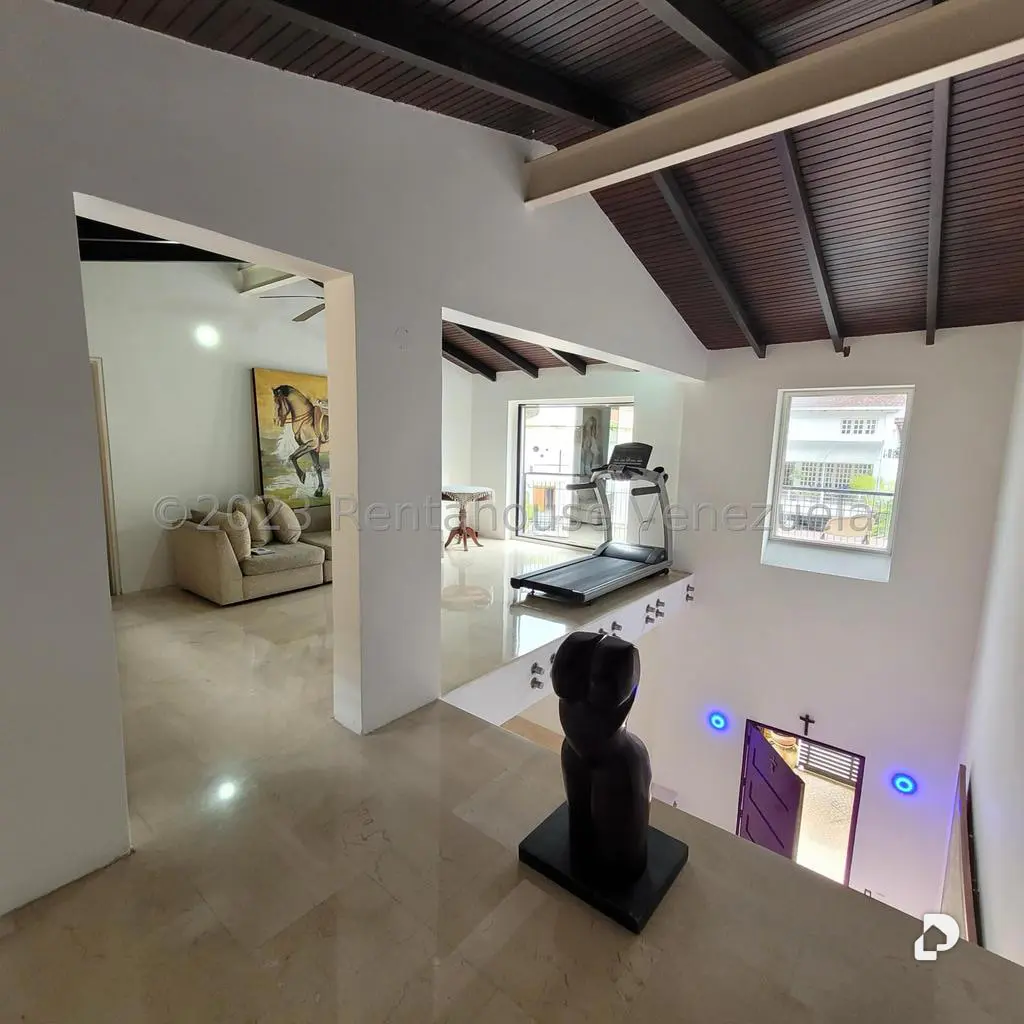 Casa en Cumbres de Curumo, Caracas – 18