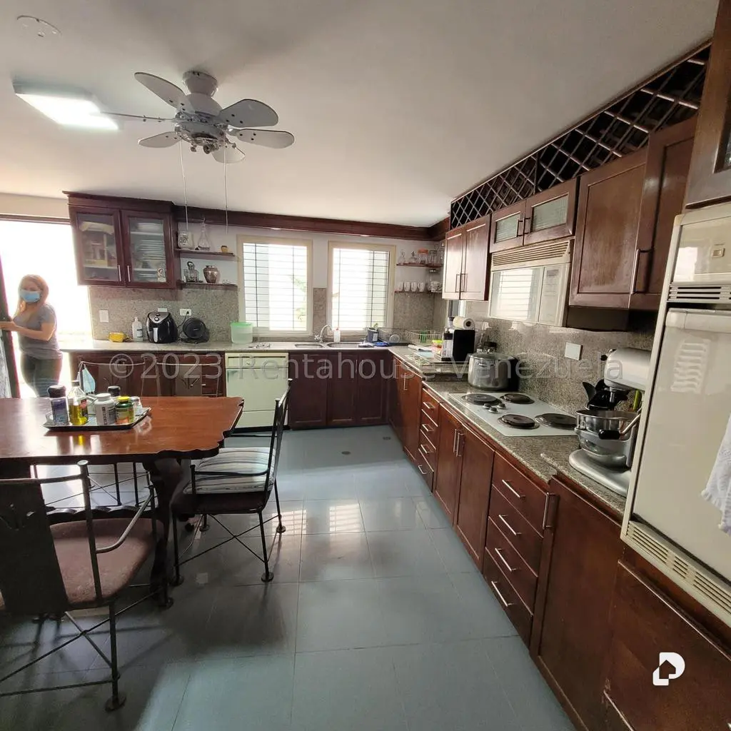 Casa en Cumbres de Curumo, Caracas – 12