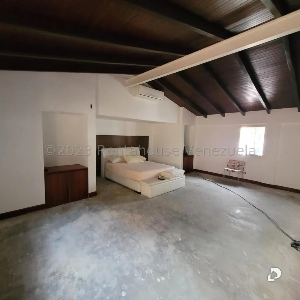 Casa en Cumbres de Curumo, Caracas – 23