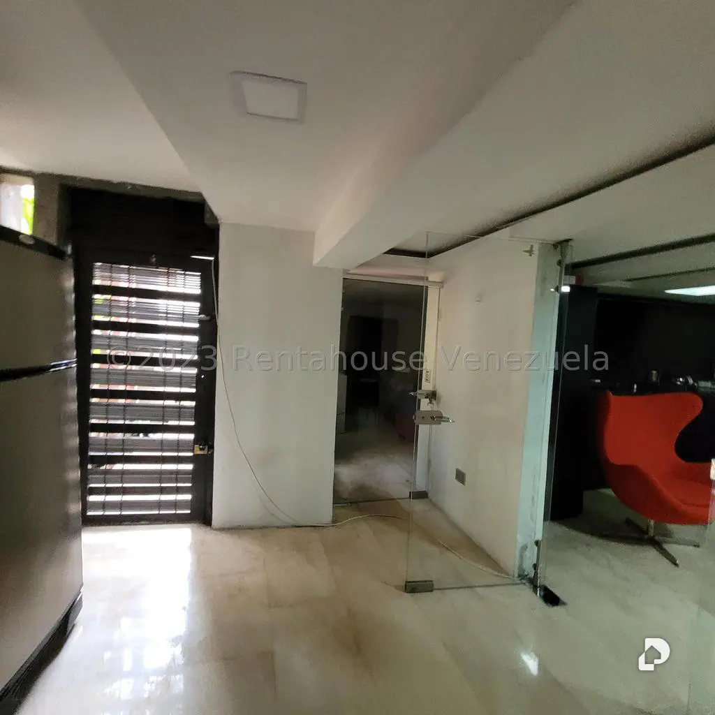 Casa en Cumbres de Curumo, Caracas – 28