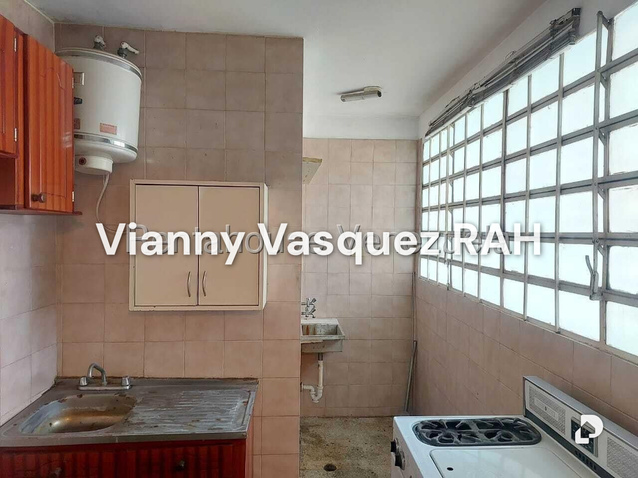 Apartamento en El Bosque, Caracas – 3