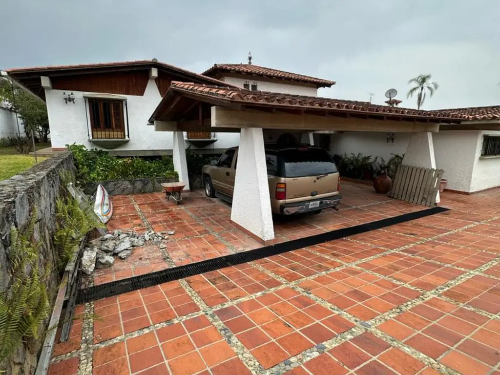 House in La Lagunita, Caracas - 1