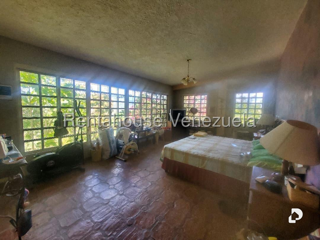 Casa en El Hatillo, Caracas – 26