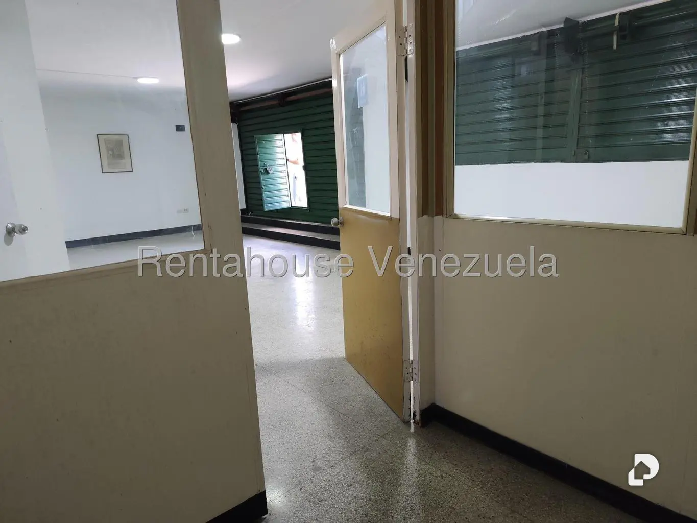Local comercial en Montecristo, Caracas – 14
