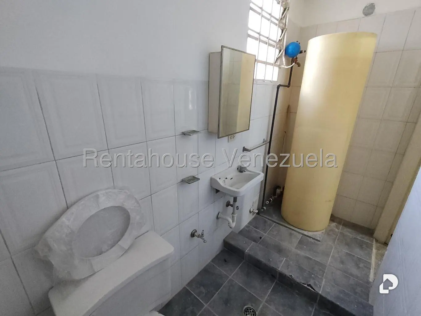 Local comercial en Montecristo, Caracas – 15