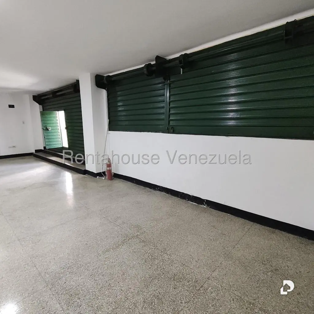 Local comercial en Montecristo, Caracas – 17