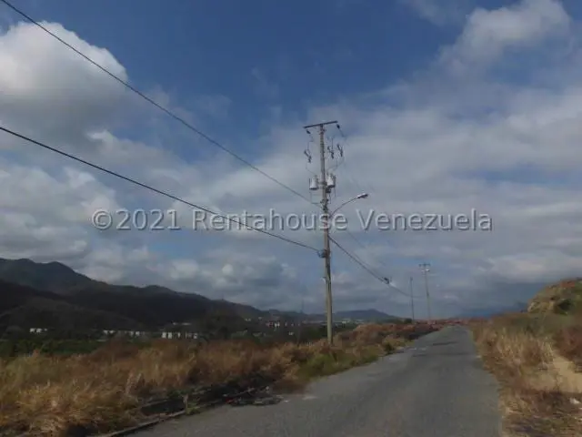 Land in Vega Arriba, Guatire - 1