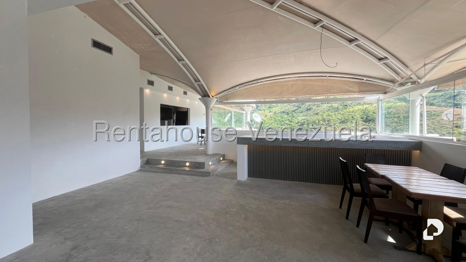 Local comercial en Los Samanes, Caracas – 12