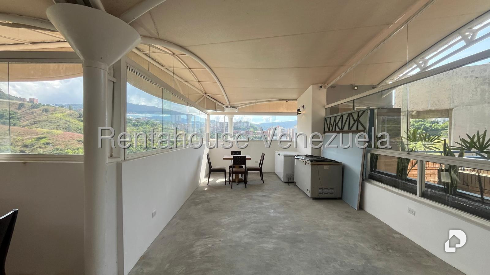 Local comercial en Los Samanes, Caracas – 11