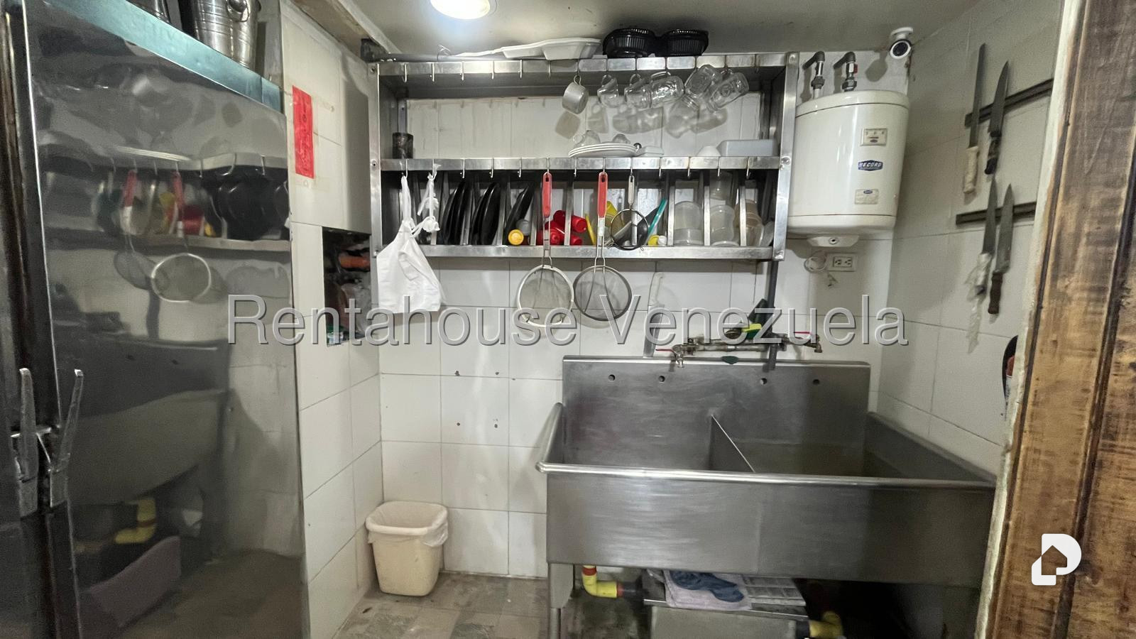 Local comercial en Los Samanes, Caracas – 4