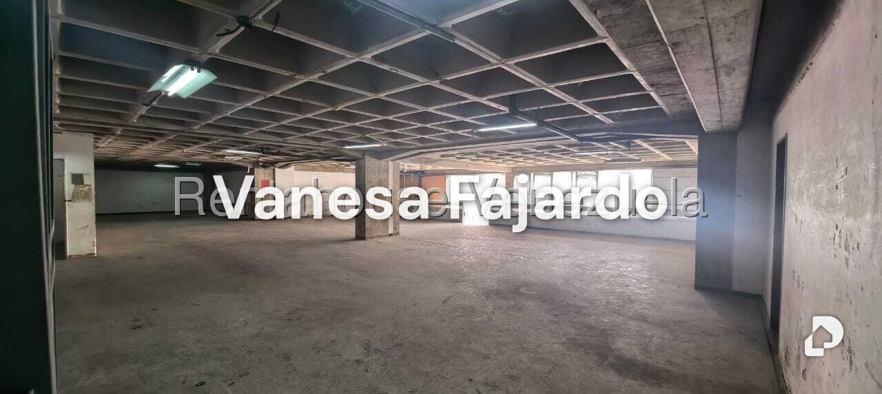 Local comercial en Catia, Caracas – 24