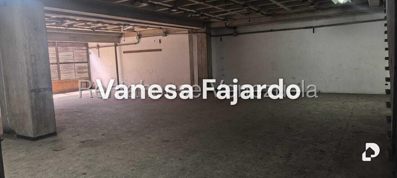 Local comercial en Catia, Caracas – 27
